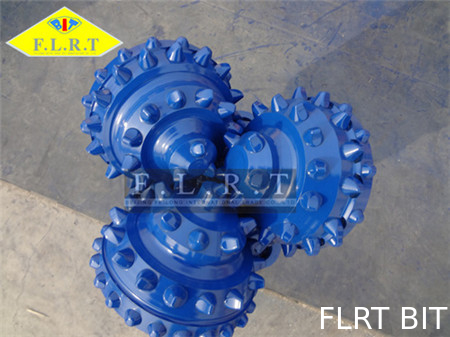 Bon prix Peu de roche 311.2mm tricône d'IADC 515/peu perceuse pilote pour le perçage de puits de pétrole en ligne